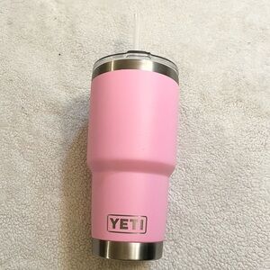 🎄YETI Rambler 30 oz Tumbler w/Straw Power Pink
